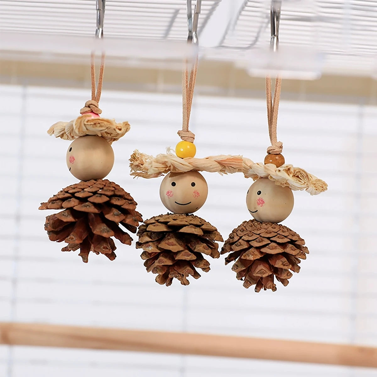 ‌Natural Pine Cone Bird Chewing Toy
