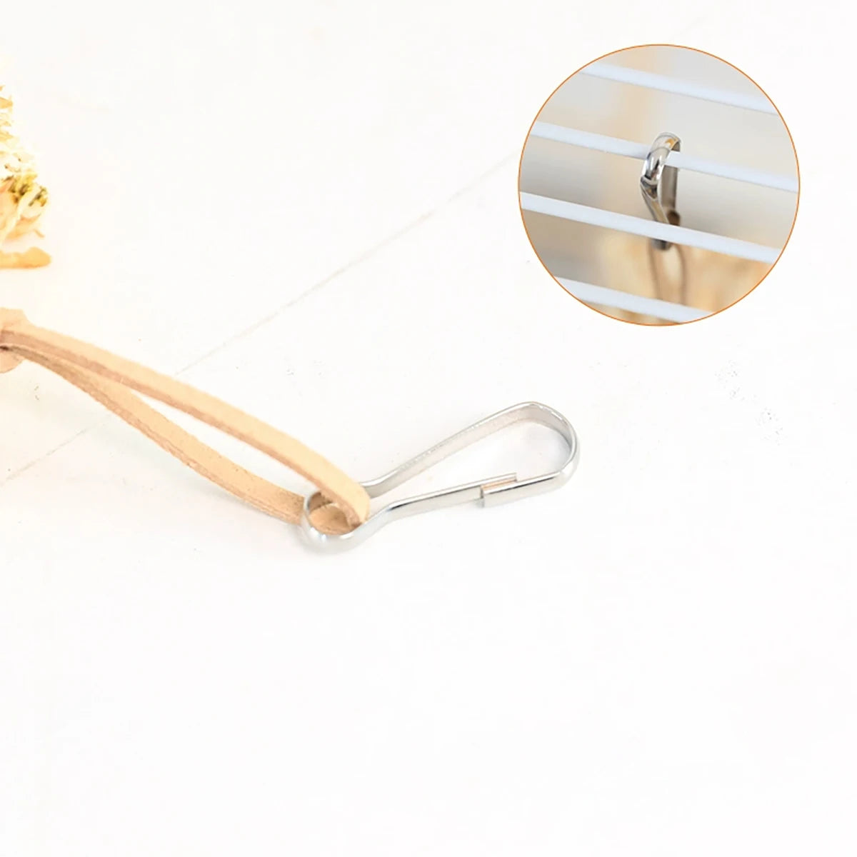 ‌Natural Pine Cone Bird Chewing Toy